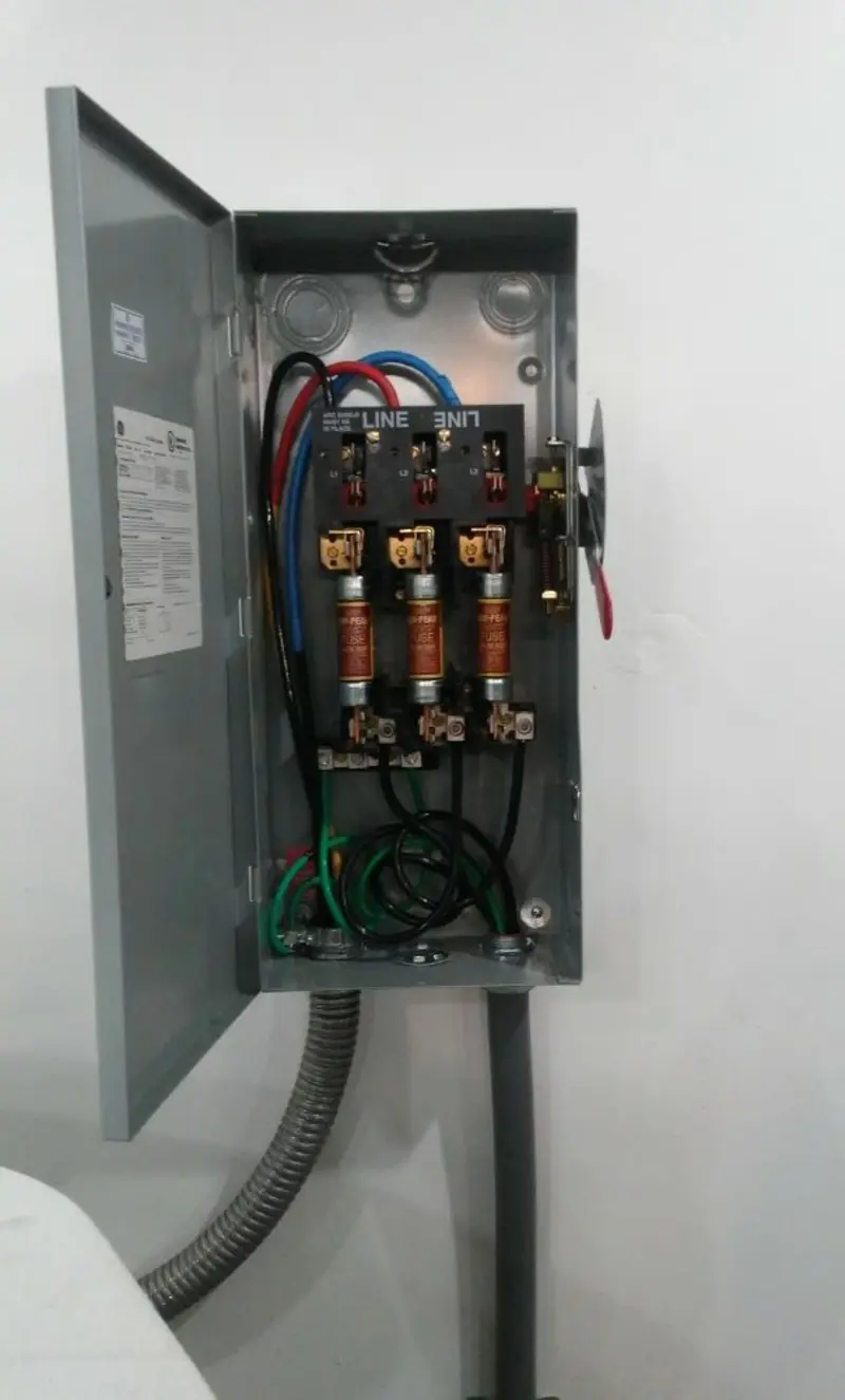 Three-phase disconnect switch installed for Electrical Wiring & Rewiring in Lawrenceburg